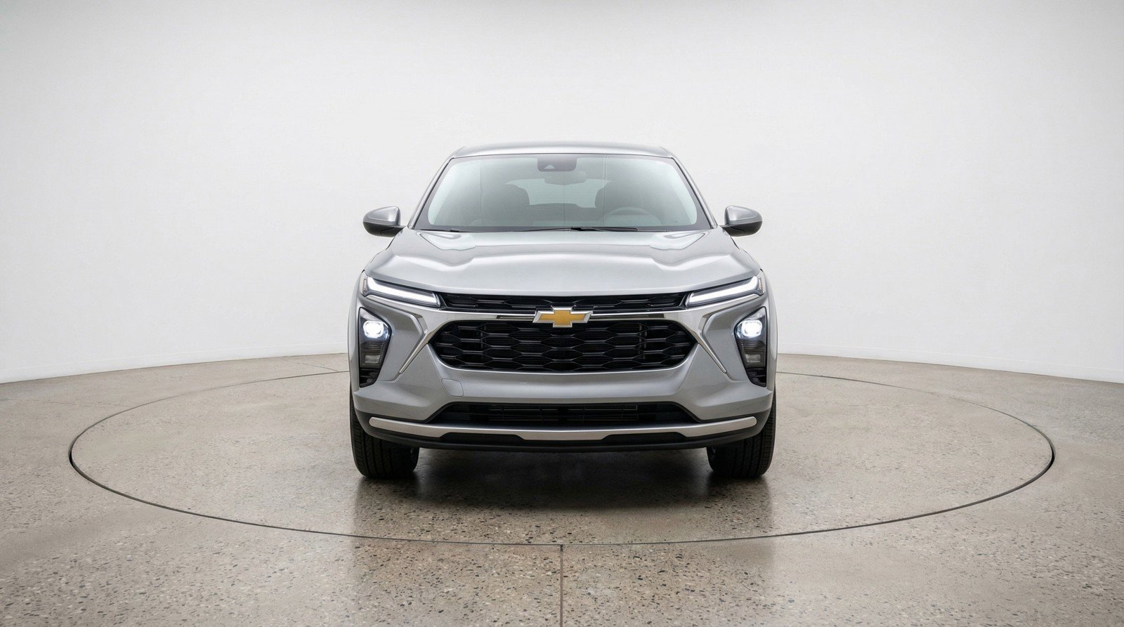 Used 2025 Chevrolet Trax LT FWD image 2
