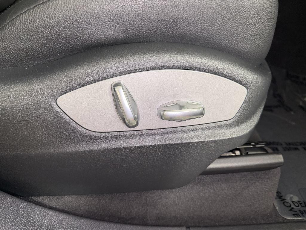 Used 2011 Porsche Cayenne AWD/4WD image 30