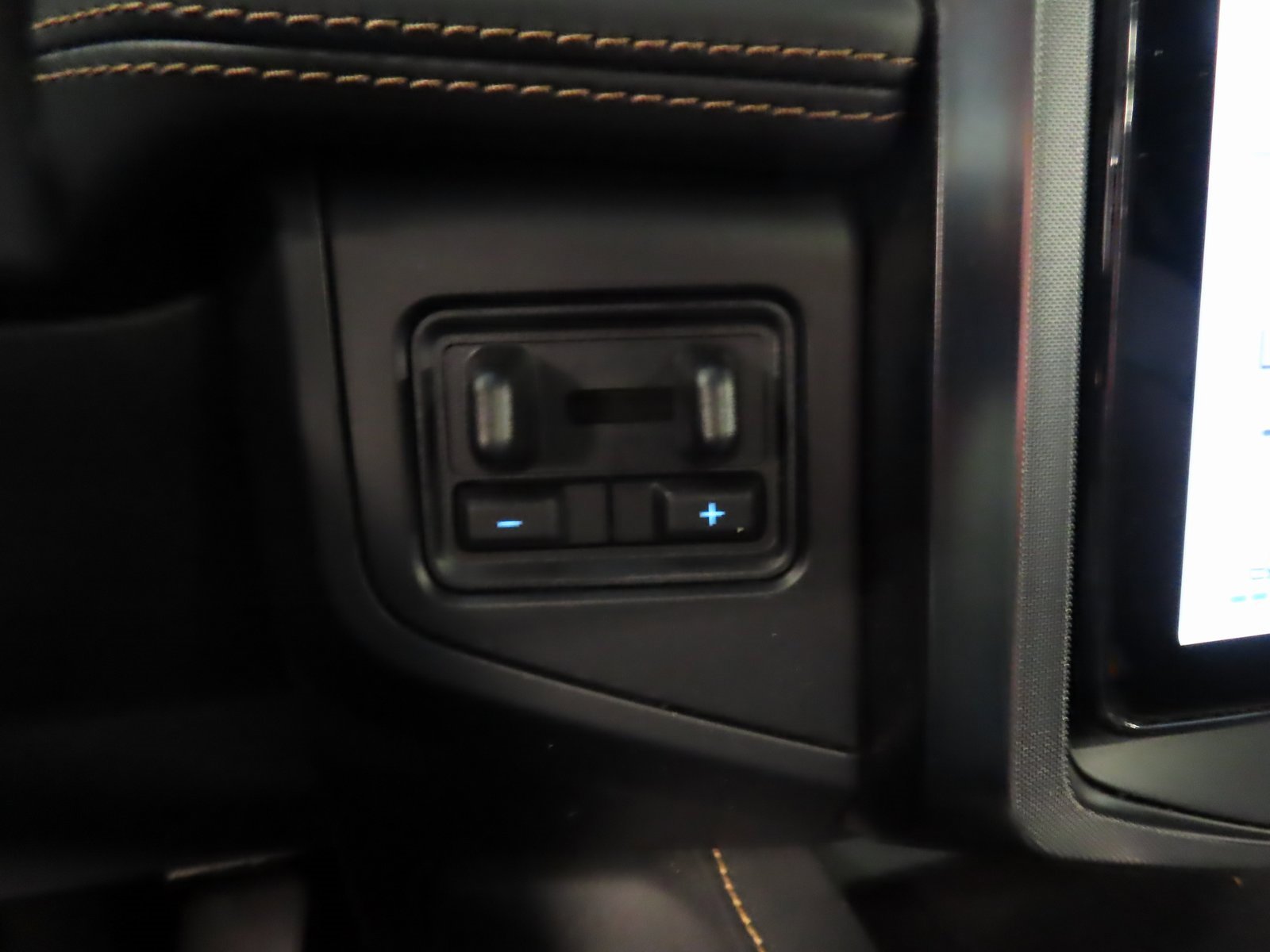 Used 2023 Ford Expedition Platinum image 26