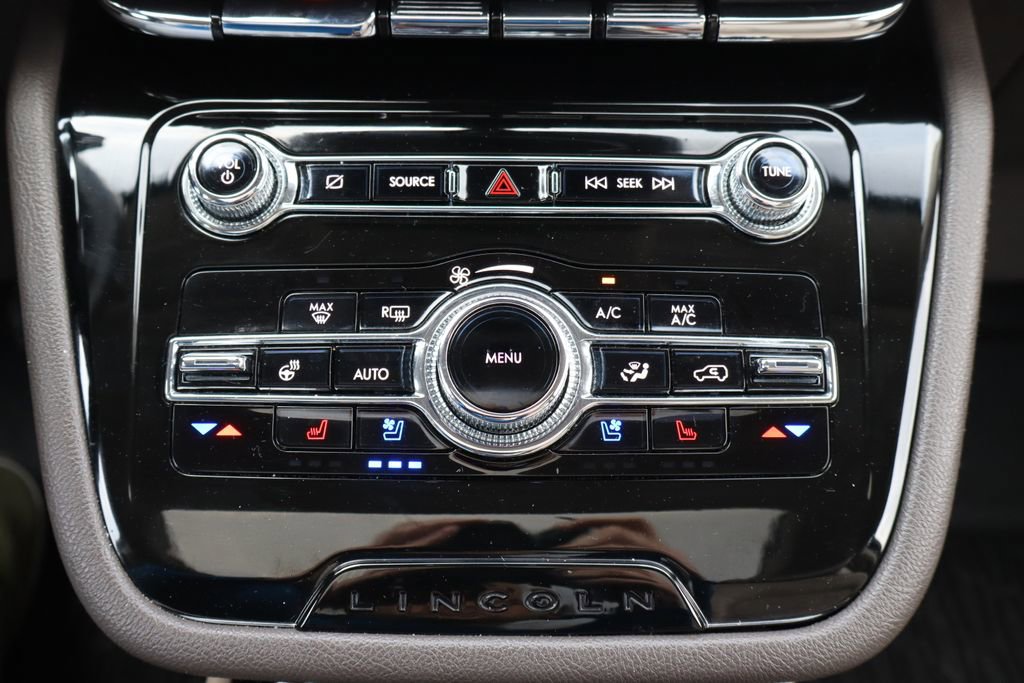 Used 2021 Lincoln Corsair AWD w/ Premium Package image 13