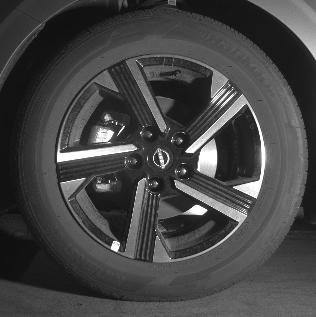 Used 2025 Nissan Sentra SV FWD image 9