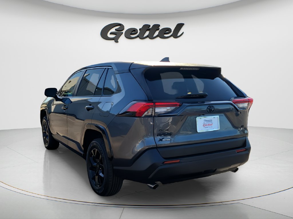 Used 2023 Toyota RAV4 LE FWD image 7