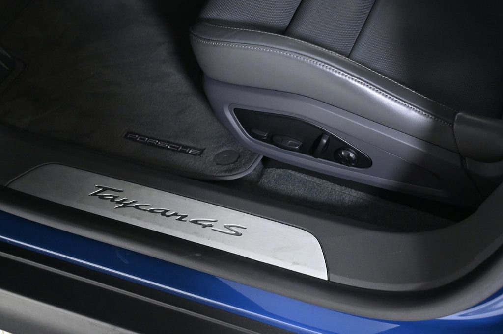 Used 2024 Porsche Taycan 4S image 29