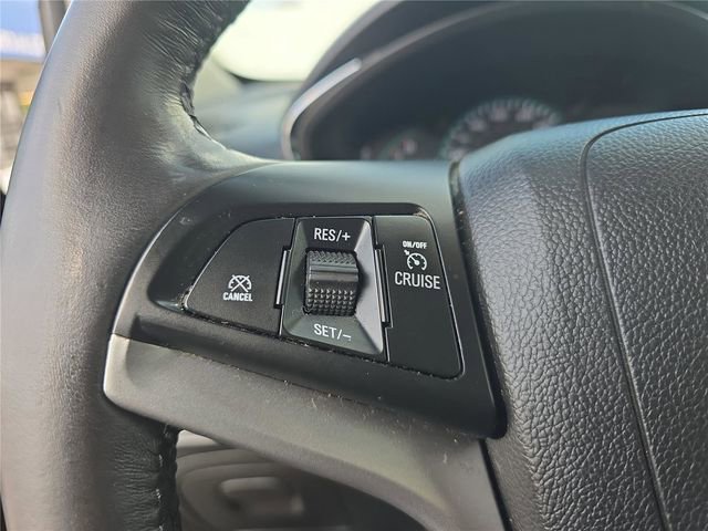 Used 2019 Chevrolet Trax LT w/ LT Convenience Package FWD image 24