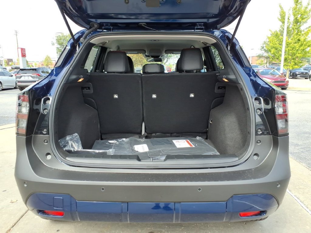 New 2027 Nissan Kicks SR w/ Cold Weather Package FWD image 10