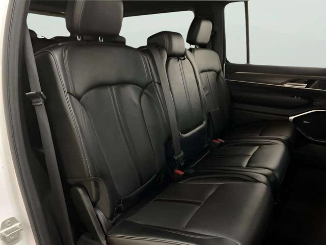 Used 2024 Jeep Wagoneer Series II w/ Flexible Seating Group RWD image 84