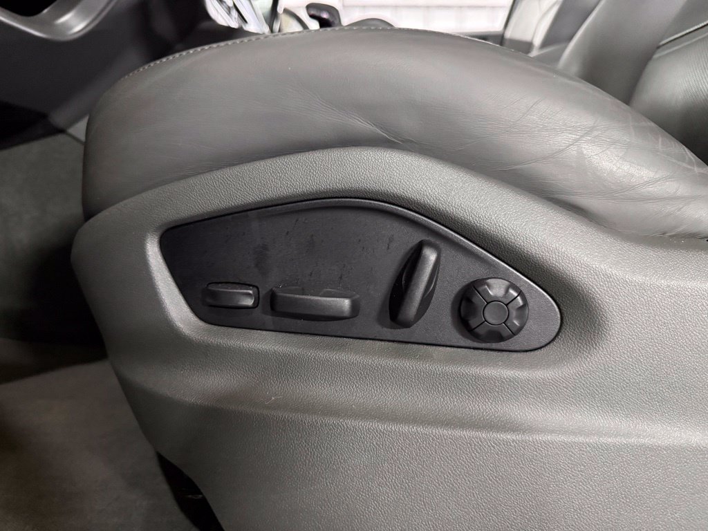 Used 2022 Porsche Cayenne GTS AWD/4WD image 16