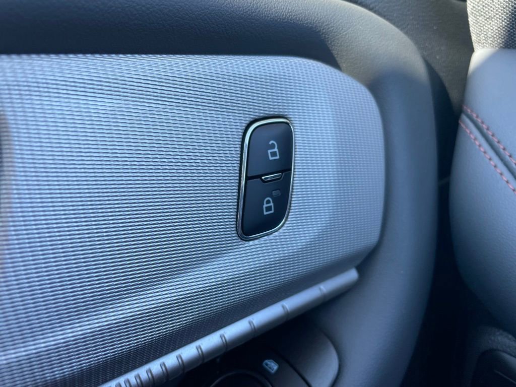 Used 2025 Ford Explorer Active image 26