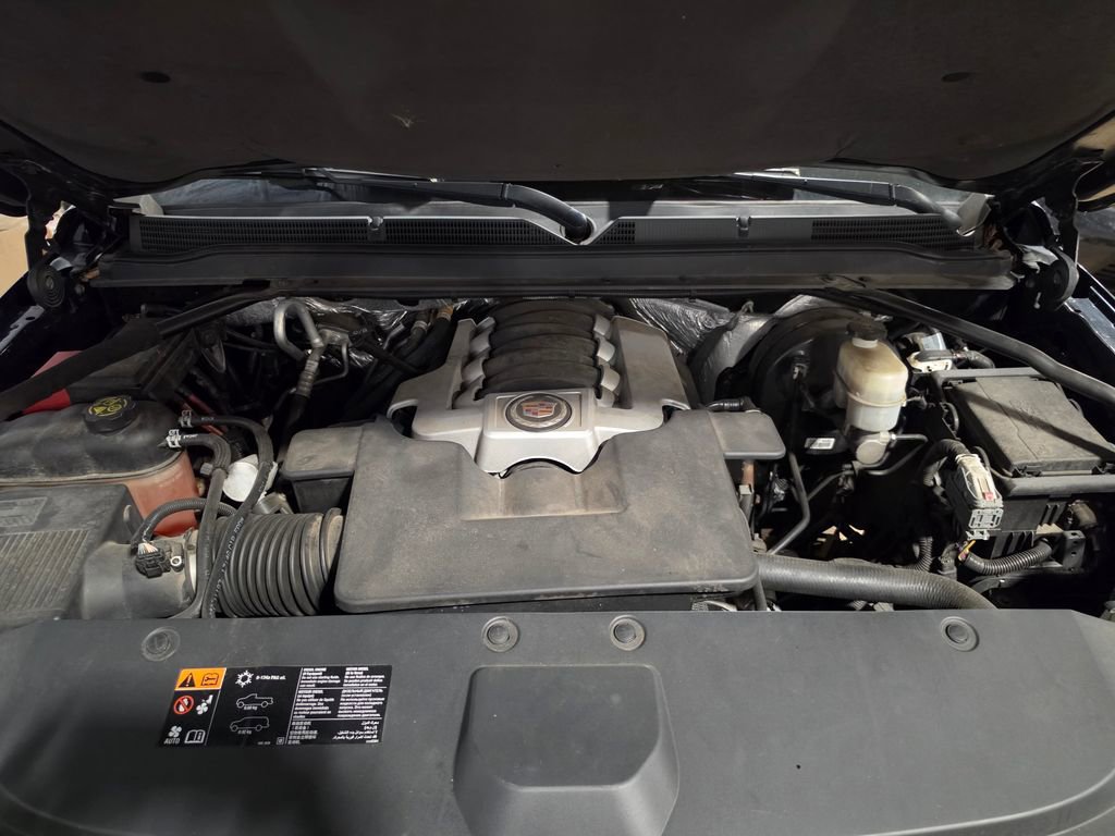 Used 2015 Cadillac Escalade Luxury AWD/4WD image 10