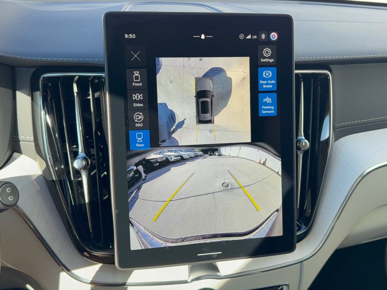 New 2027 Volvo XC60 B5 Ultra AWD/4WD image 24