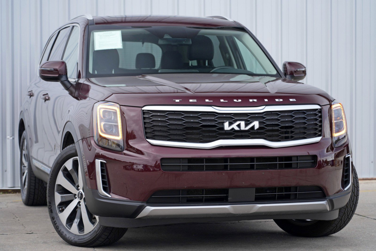 Used 2022 Kia Telluride EX w/ EX Premium Package image 2