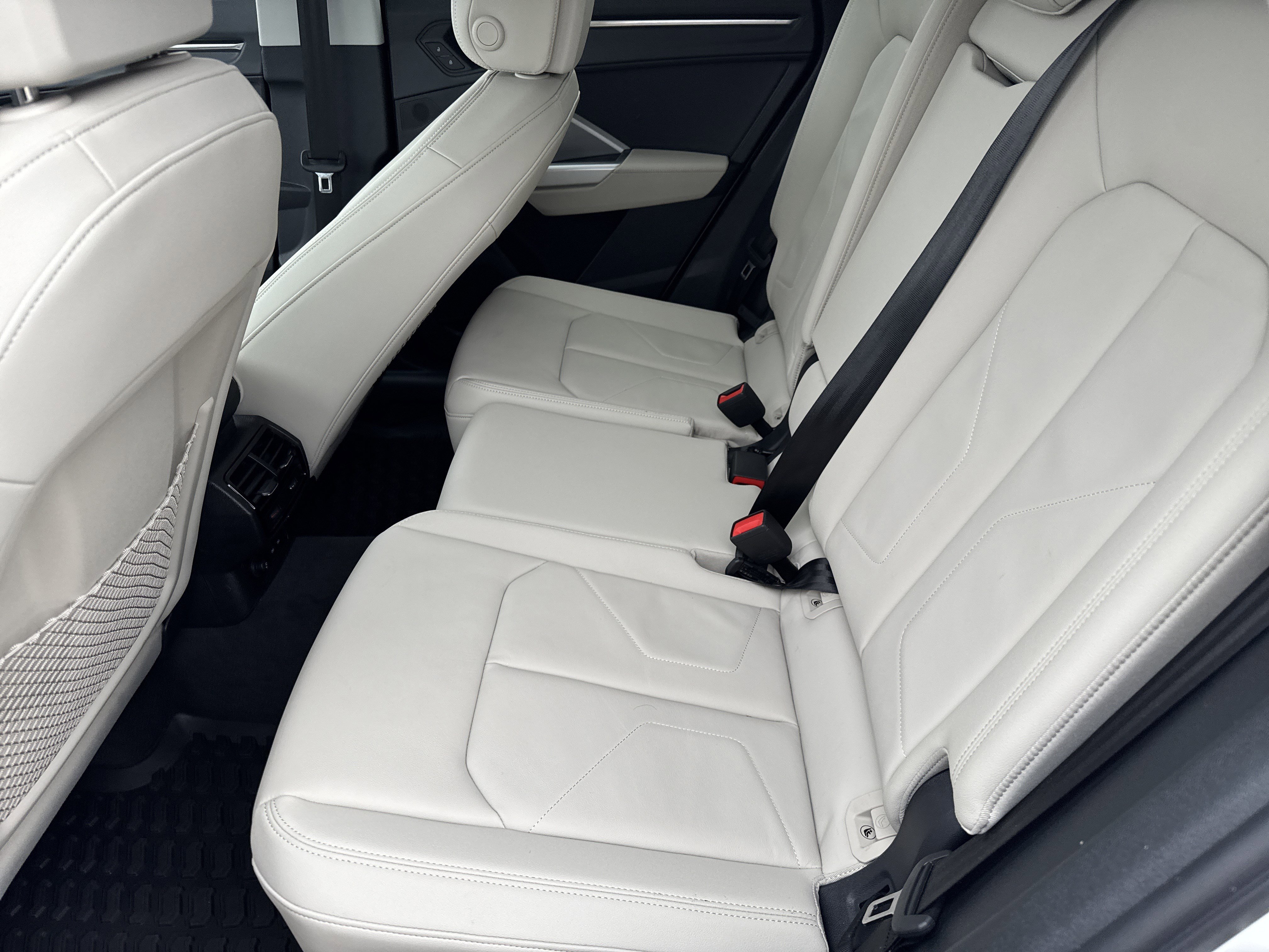 Used 2025 Audi Q3 2.0T Premium w/ Convenience Package image 6