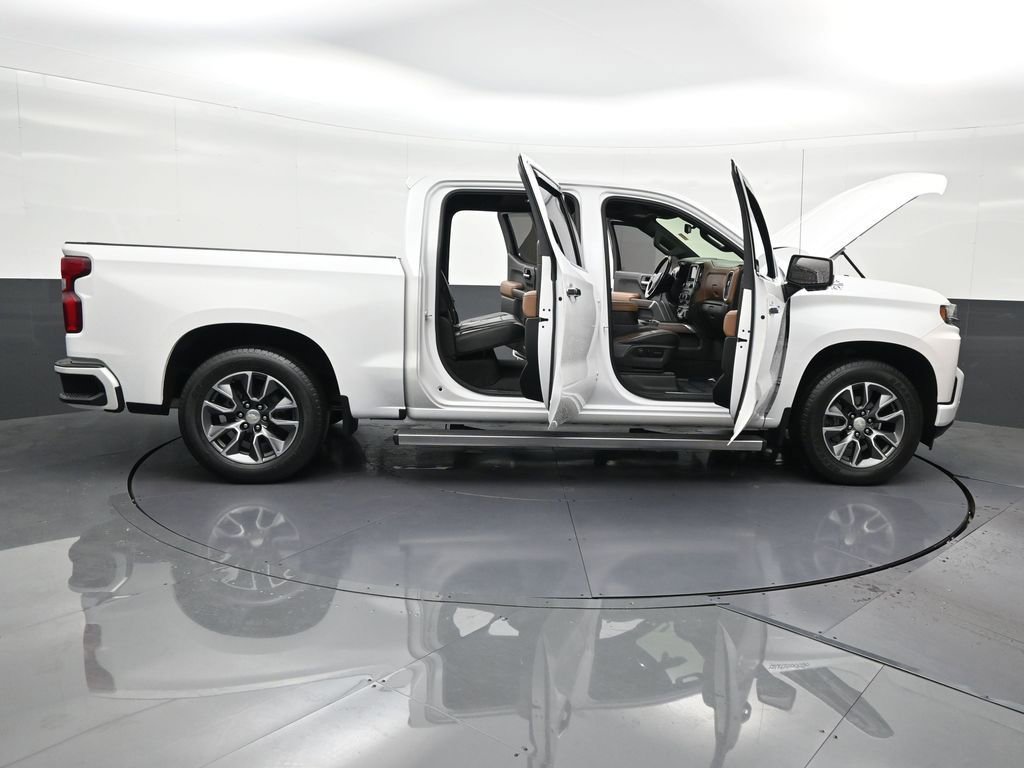 Used 2020 Chevrolet Silverado 1500 High Country w/ Technology Package image 32