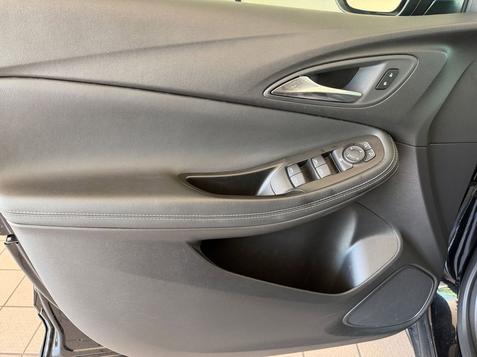 Used 2025 Buick Encore GX Preferred FWD image 18