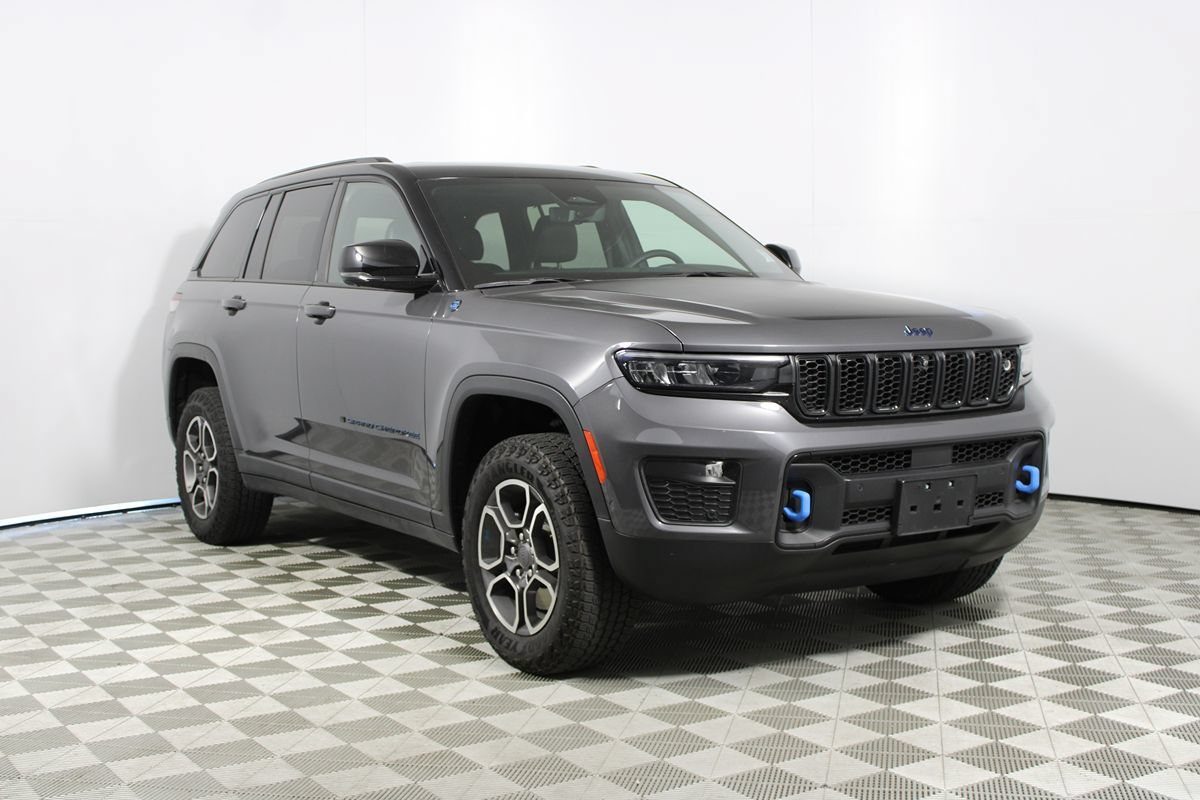Used 2022 Jeep Grand Cherokee Trailhawk w/ Advanced Protech Group II AWD/4WD image 41