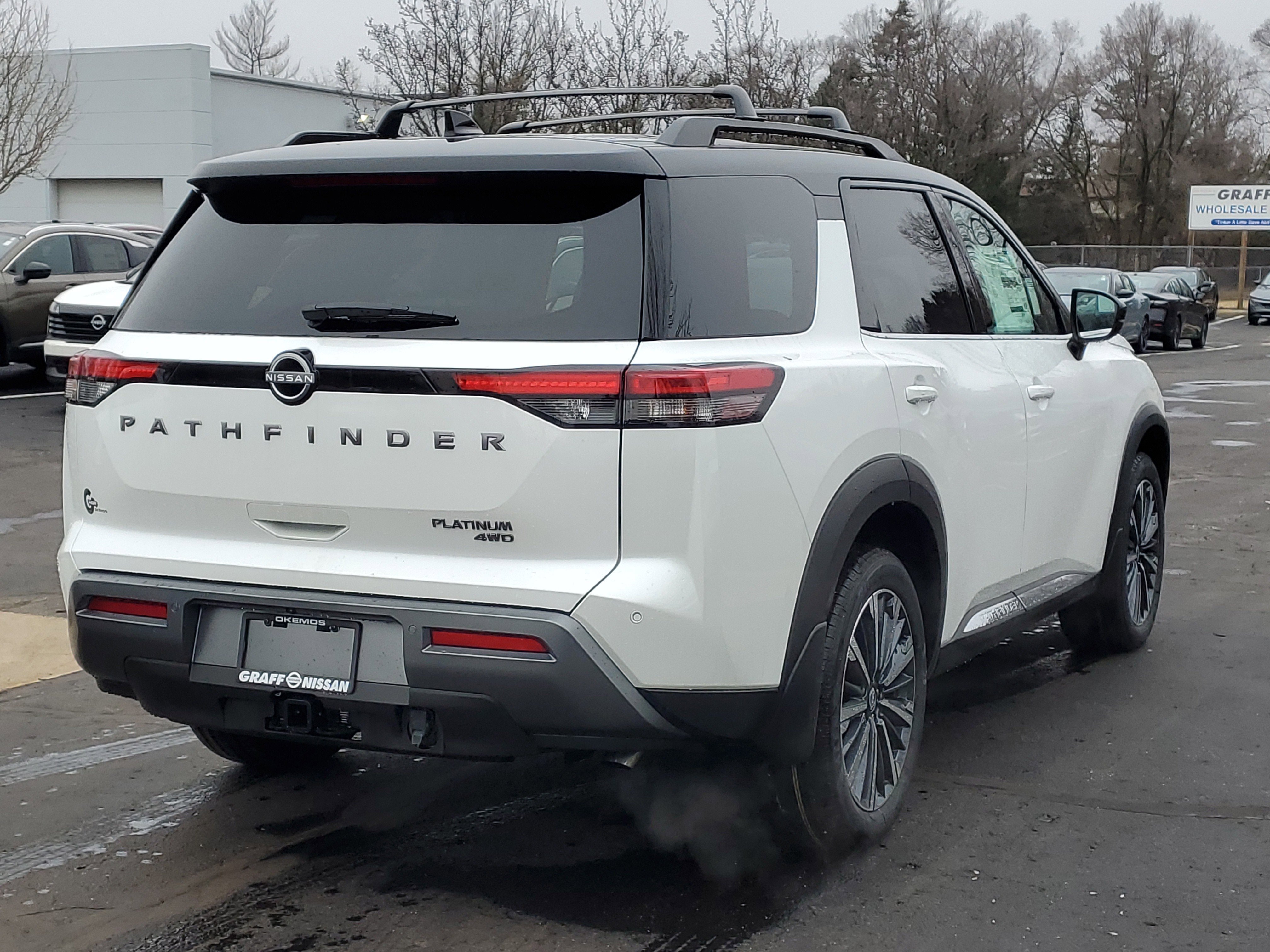 New 2026 Nissan Pathfinder Platinum image 3