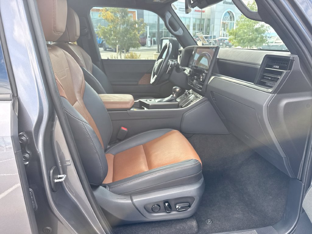 Used 2024 Lexus GX 550 w/ Cold Area Package AWD/4WD image 35