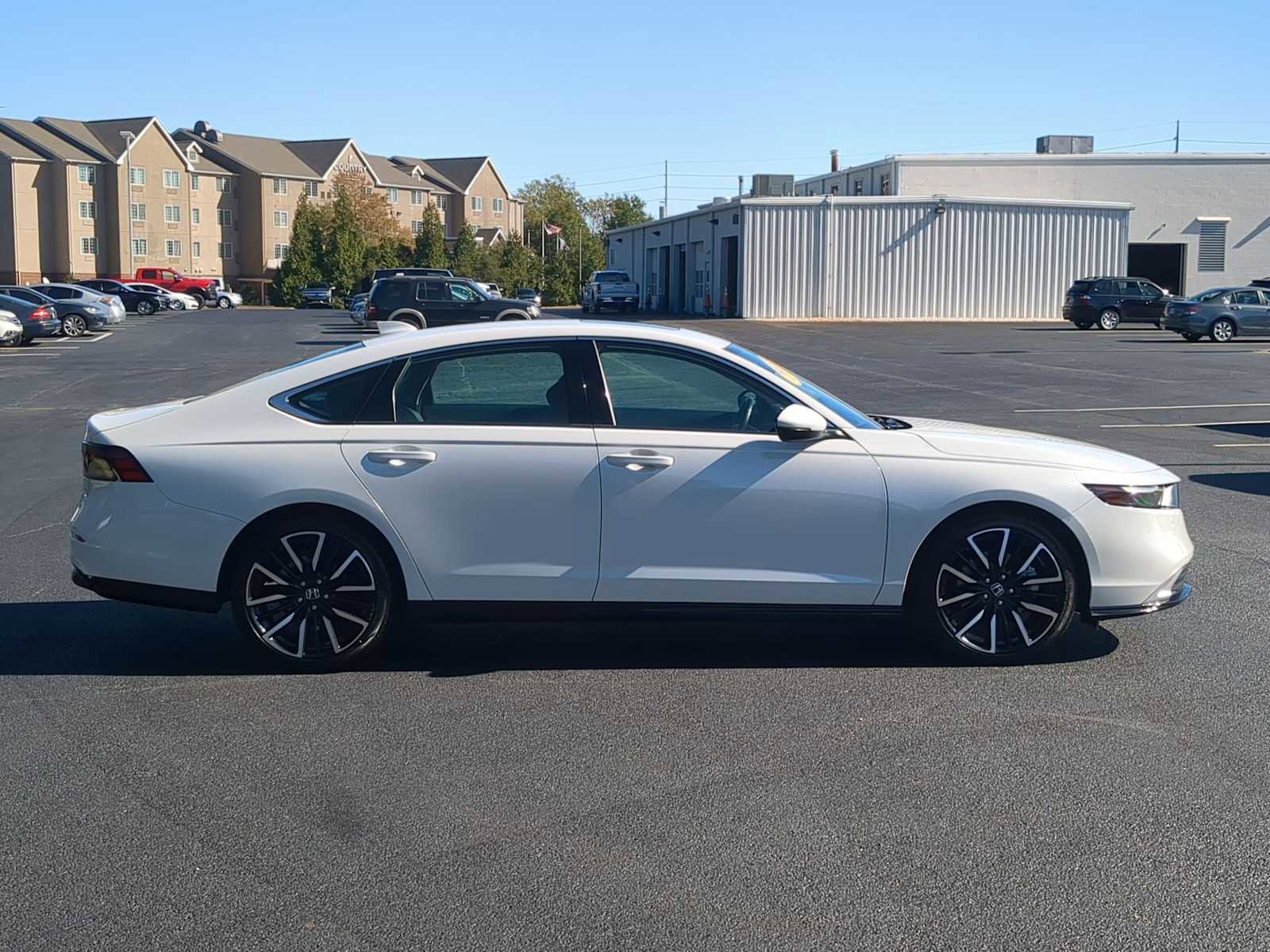 Used 2023 Honda Accord Touring image 9