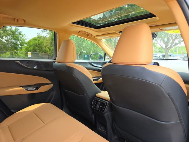 Used 2025 Lexus NX 250 FWD w/ Towing Package (2000 Lbs) image 12