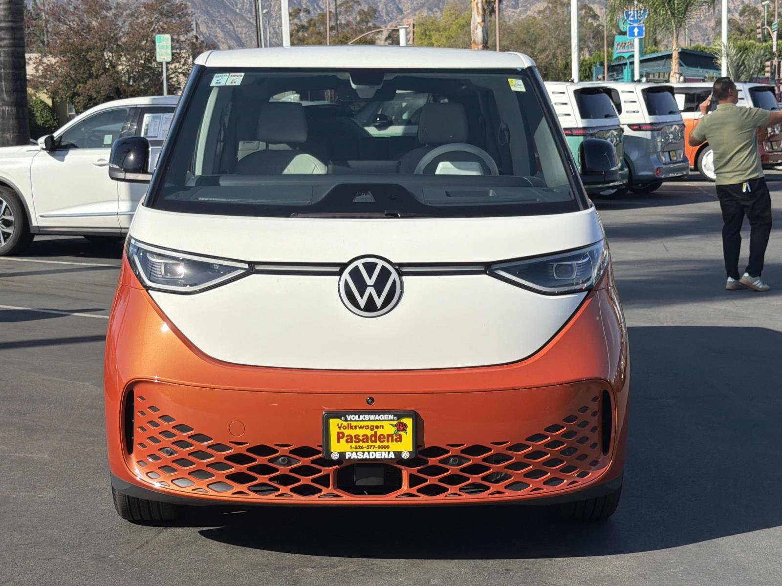 Certified 2025 Volkswagen ID. Buzz Pro S Plus RWD image 2