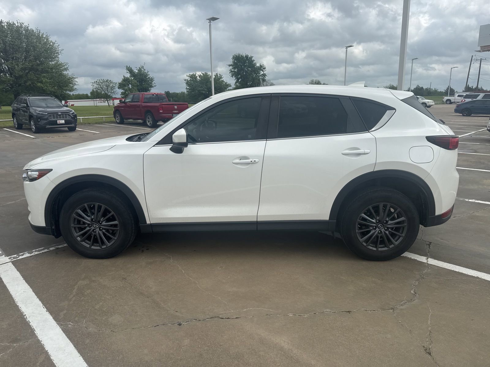 Used 2019 MAZDA CX-5 Touring image 3