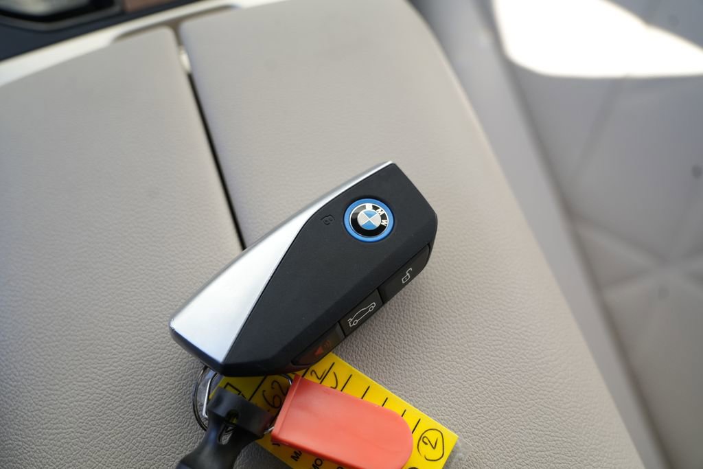 Used 2022 BMW iX xDrive50 w/ Premium Package image 62