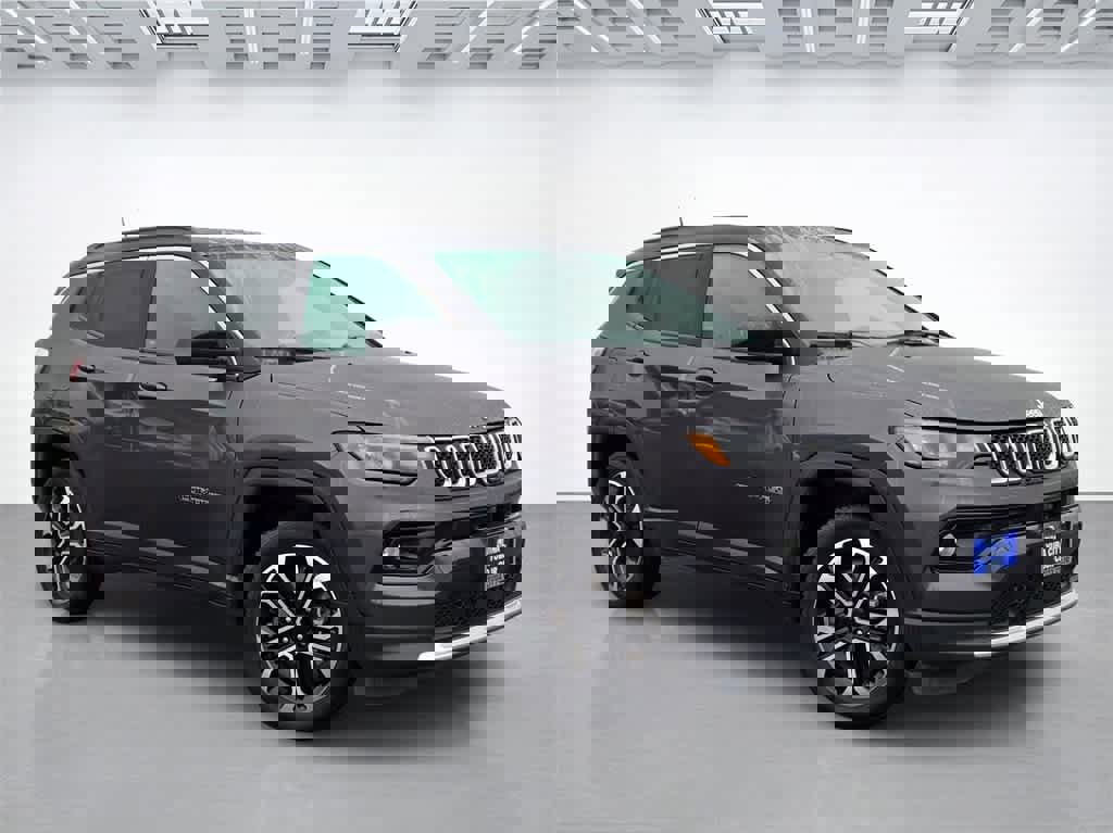 Used 2024 Jeep Compass Limited image 8