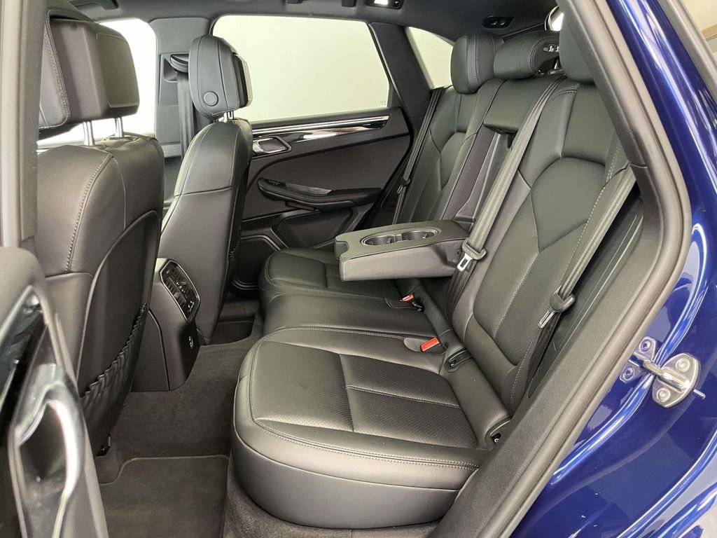 Certified 2023 Porsche Macan AWD/4WD image 19