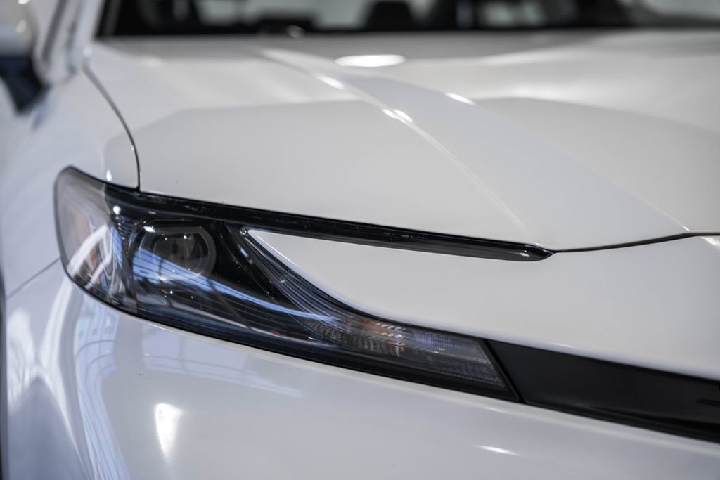 Used 2025 Toyota Camry SE image 11