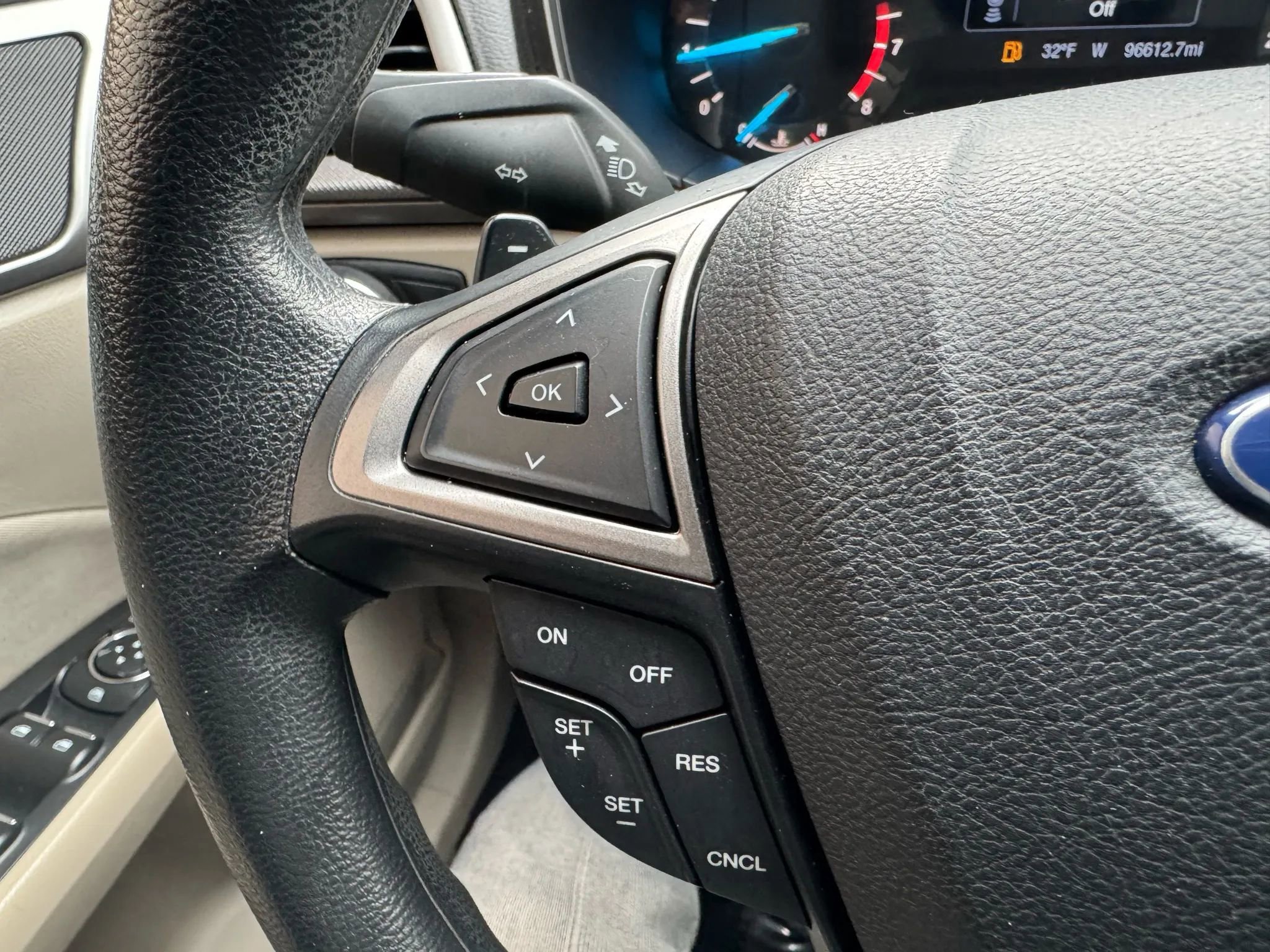 Used 2017 Ford Fusion SE image 30