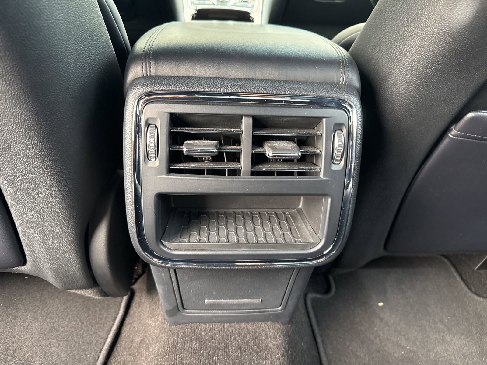 Used 2019 Lincoln Continental Premiere image 18