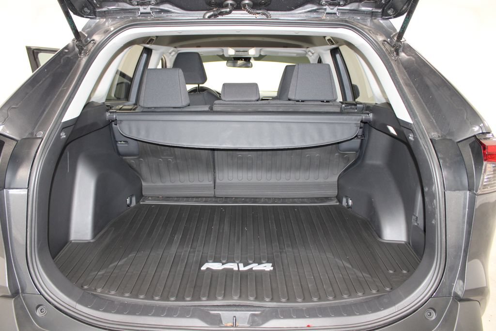 Used 2025 Toyota RAV4 LE AWD/4WD image 13