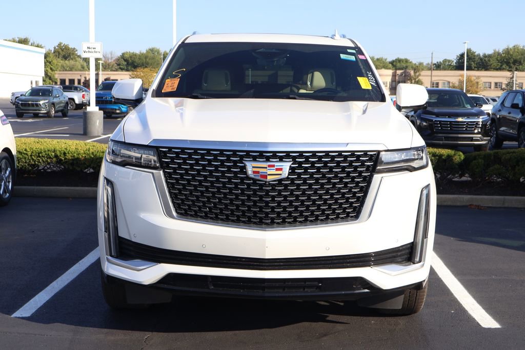 Used 2023 Cadillac Escalade Premium Luxury w/ Performance Package image 2