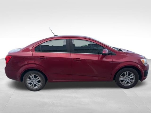 Used 2014 Chevrolet Sonic LT image 2