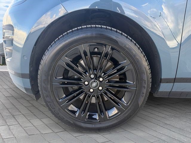 Used 2026 Land Rover Range Rover Evoque Dynamic SE AWD/4WD image 9