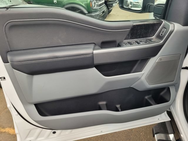 New 2026 Ford F250 XLT w/ XLT Premium Package AWD/4WD image 8