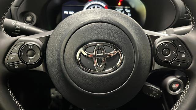 Used 2025 Toyota GR86 Premium w/ ALL Weather Mat Package (TMS) image 15