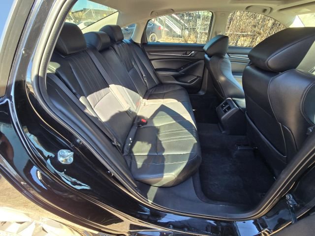 Used 2018 Honda Accord Touring image 15