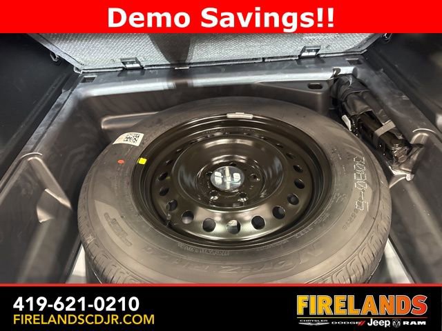 New 2025 Jeep Grand Cherokee Limited w/ Trailer Tow Package image 14