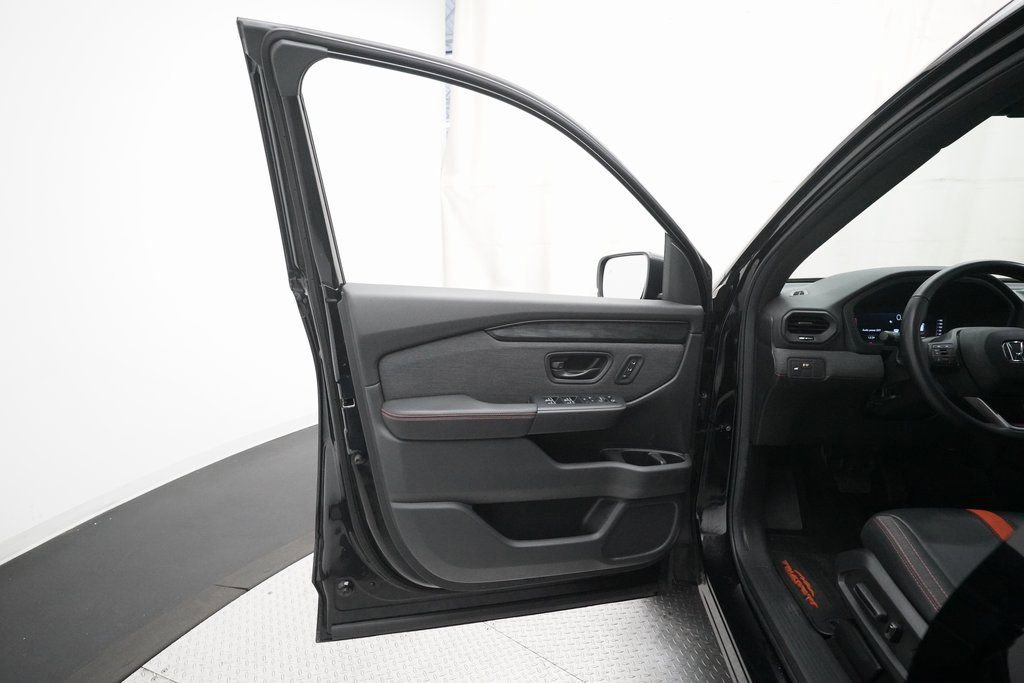 Certified 2026 Honda Passport TrailSport image 28