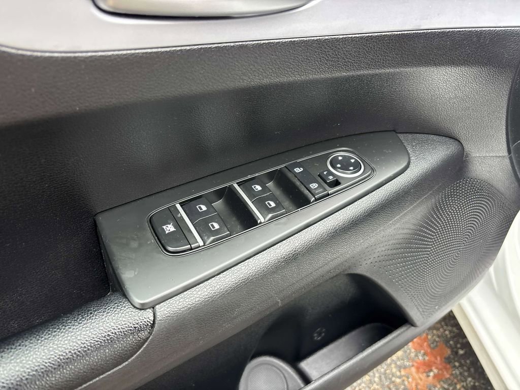 Used 2023 Kia Forte LXS image 11