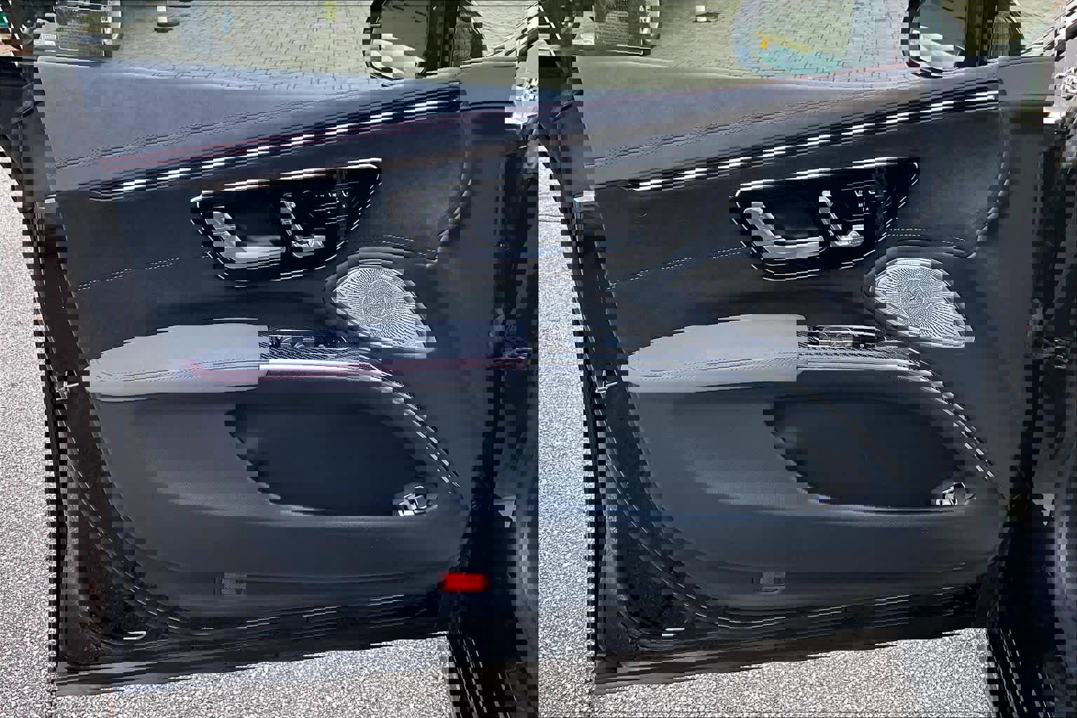 Used 2023 Mercedes-Benz EQS AMG 4MATIC w/ Trim Level Package image 21