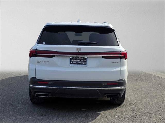 Used 2025 Buick Enclave Preferred AWD/4WD image 4