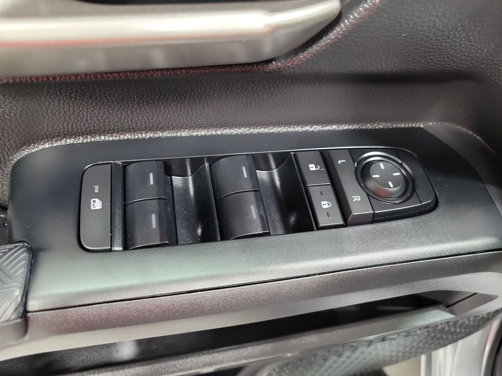 Used 2025 Toyota Tacoma Limited image 40