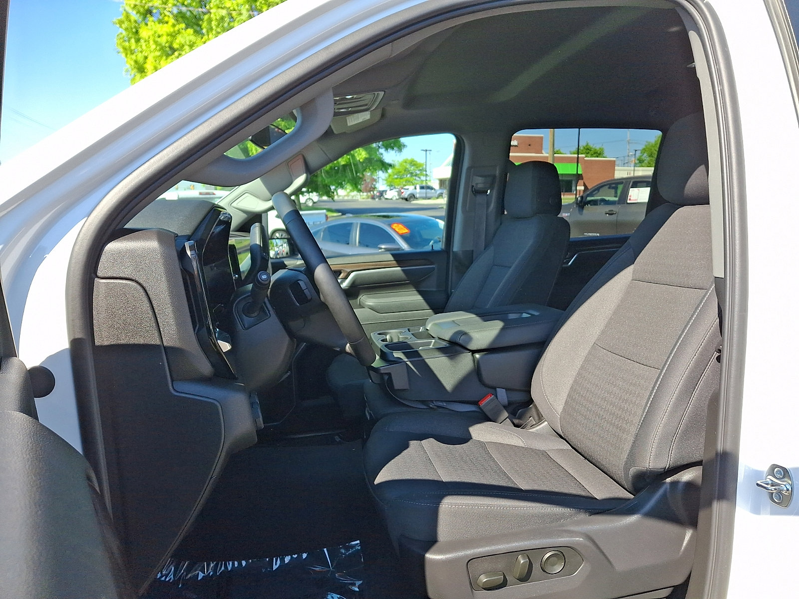 Used 2025 Chevrolet Silverado 2500 LT w/ Convenience Package AWD/4WD image 13