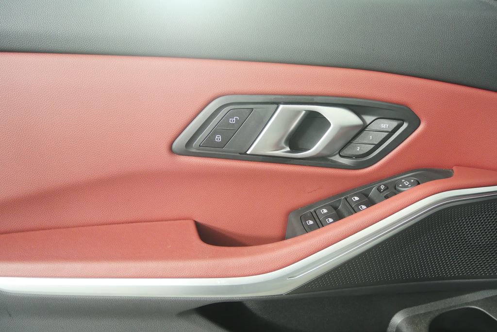 Used 2025 BMW 330i Sedan image 8