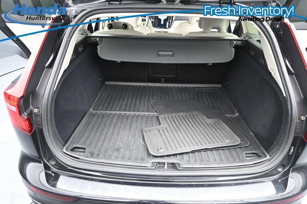 Used 2025 Volvo V60 B5 Cross Country Plus AWD/4WD image 14