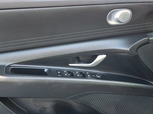 Used 2023 Hyundai Elantra SEL FWD image 14
