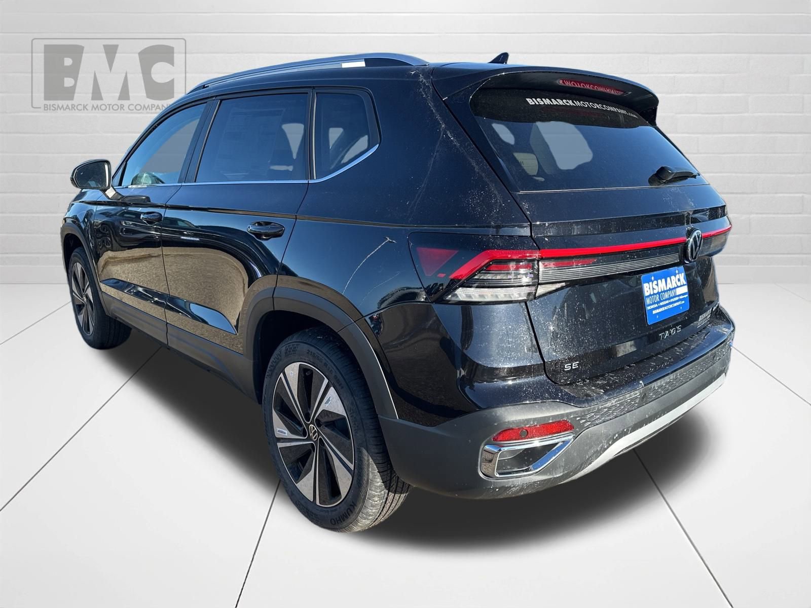 New 2026 Volkswagen Taos SE image 7