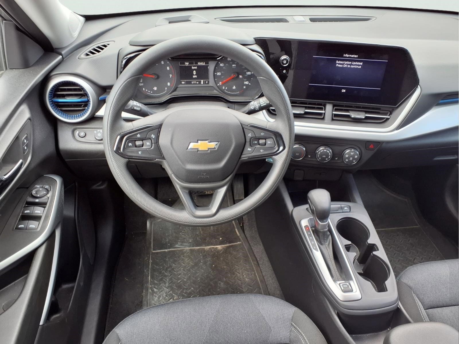 Used 2024 Chevrolet Trax LS w/ LS Convenience Package image 6